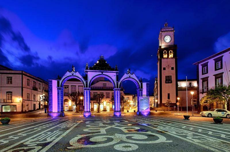 2 Towers Apartment Ponta Delgada  Luaran gambar